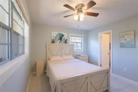 676 Park Circle Bradenton FL 34207