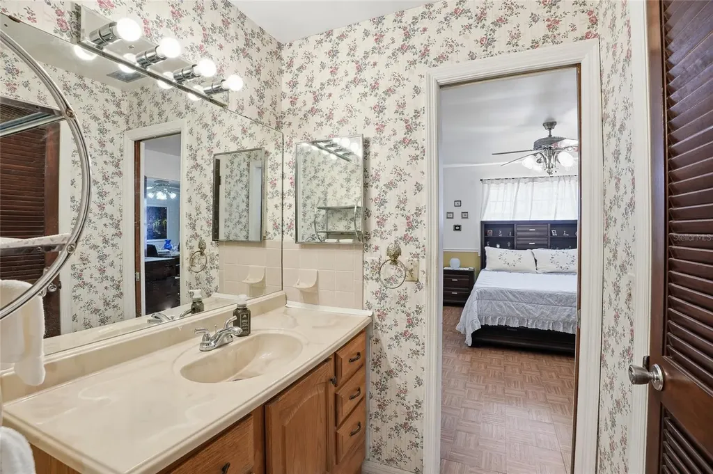 7002 Crestlake Drive Orlando FL 32819