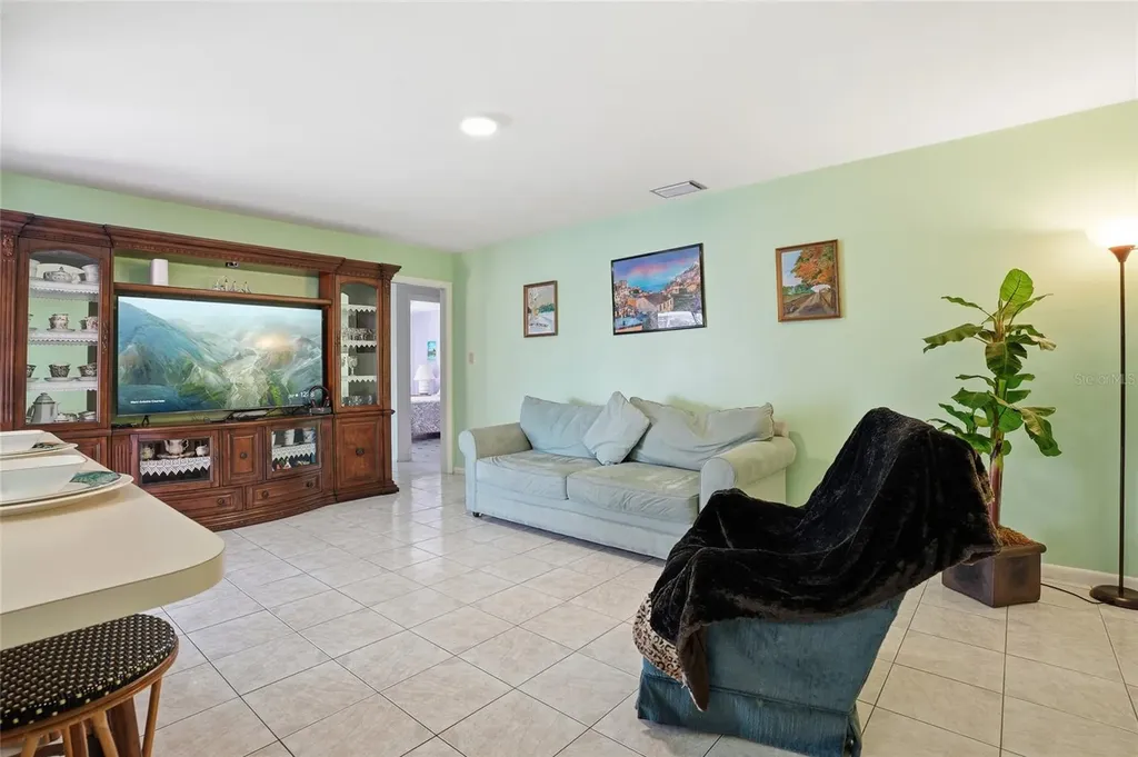 7002 Crestlake Drive Orlando FL 32819