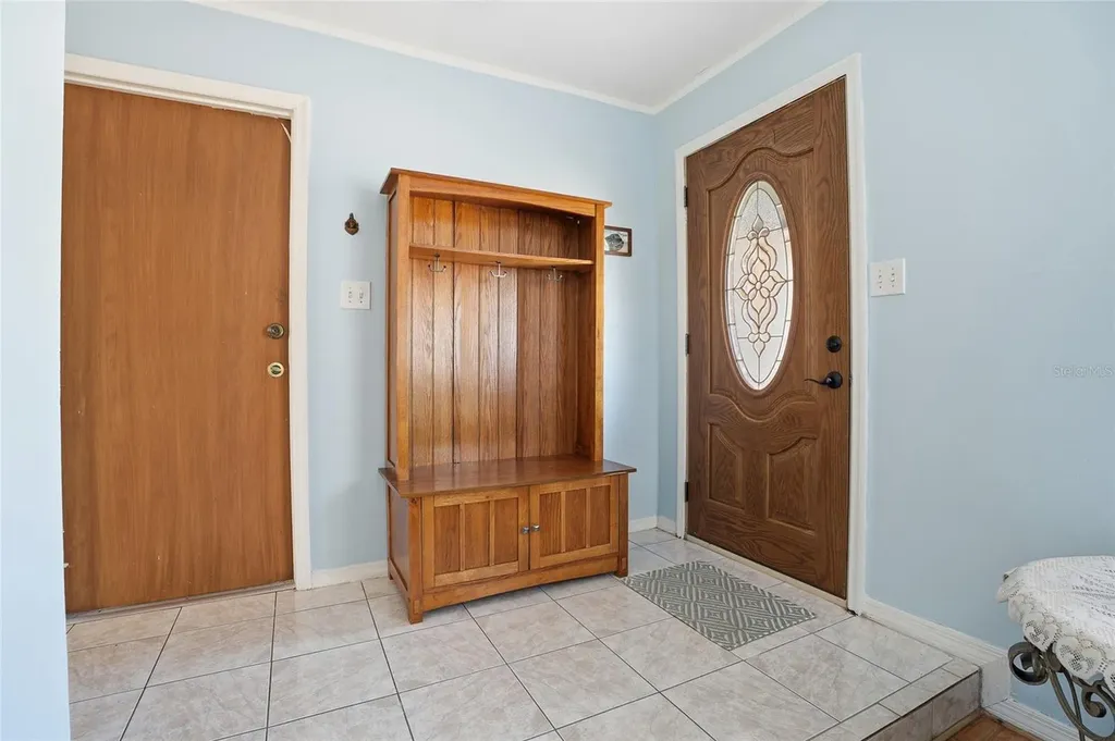 7002 Crestlake Drive Orlando FL 32819