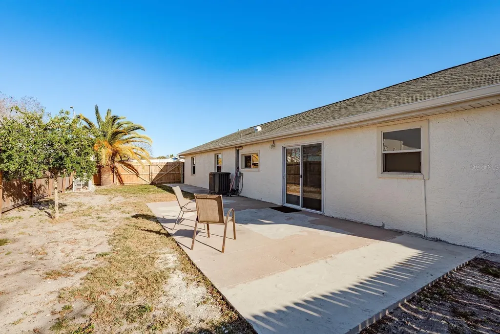 3339 Honeymoon Lane Holiday FL 34691