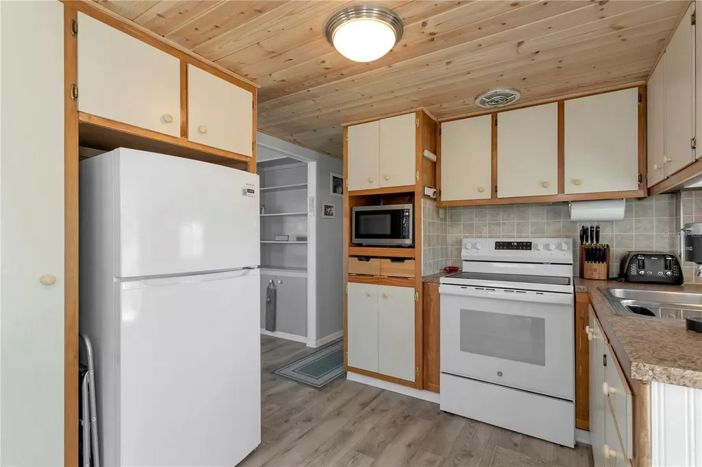 5127 8th Street W Bradenton FL 34207
