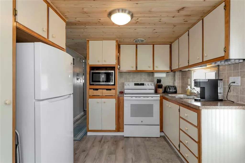 5127 8th Street W Bradenton FL 34207