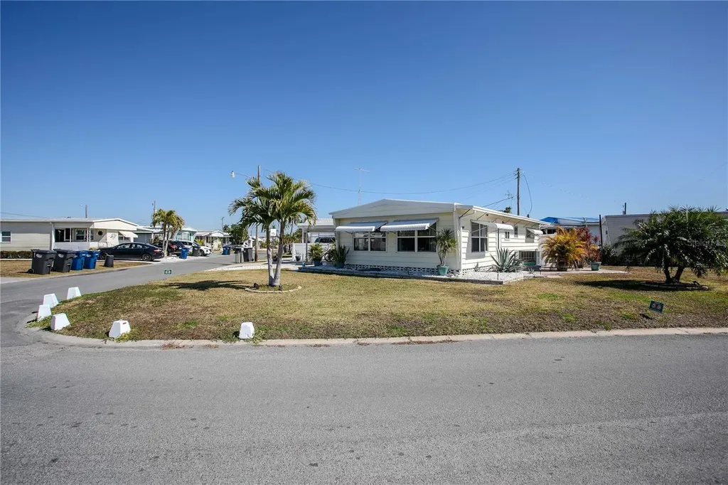 5127 8th Street W Bradenton FL 34207