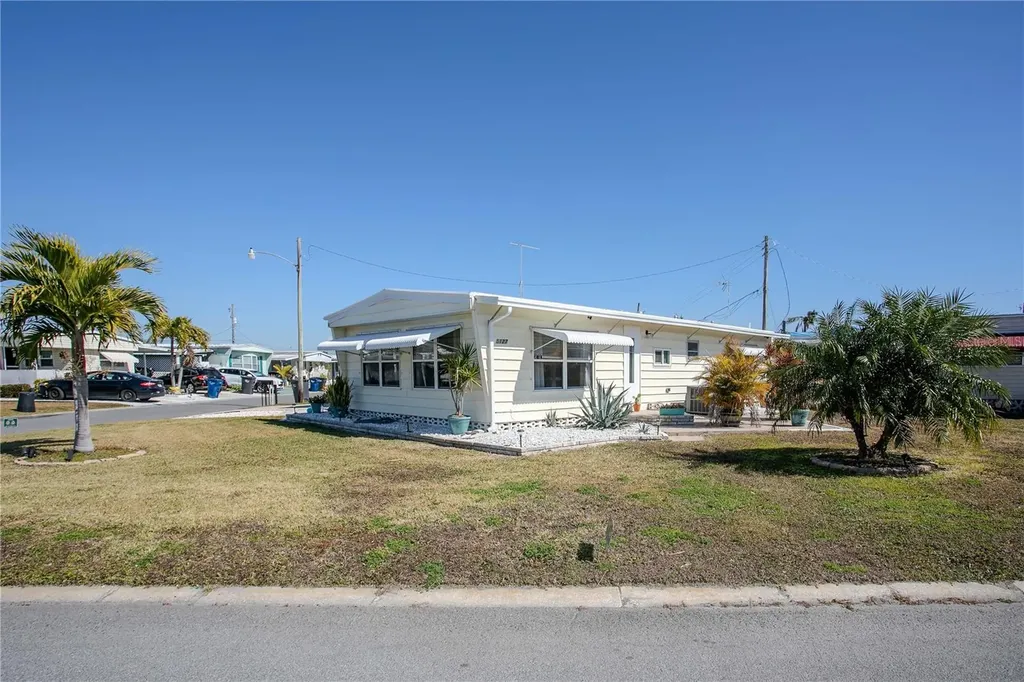 5127 8th Street W Bradenton FL 34207