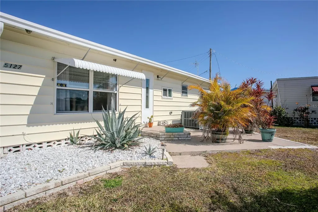 5127 8th Street W Bradenton FL 34207