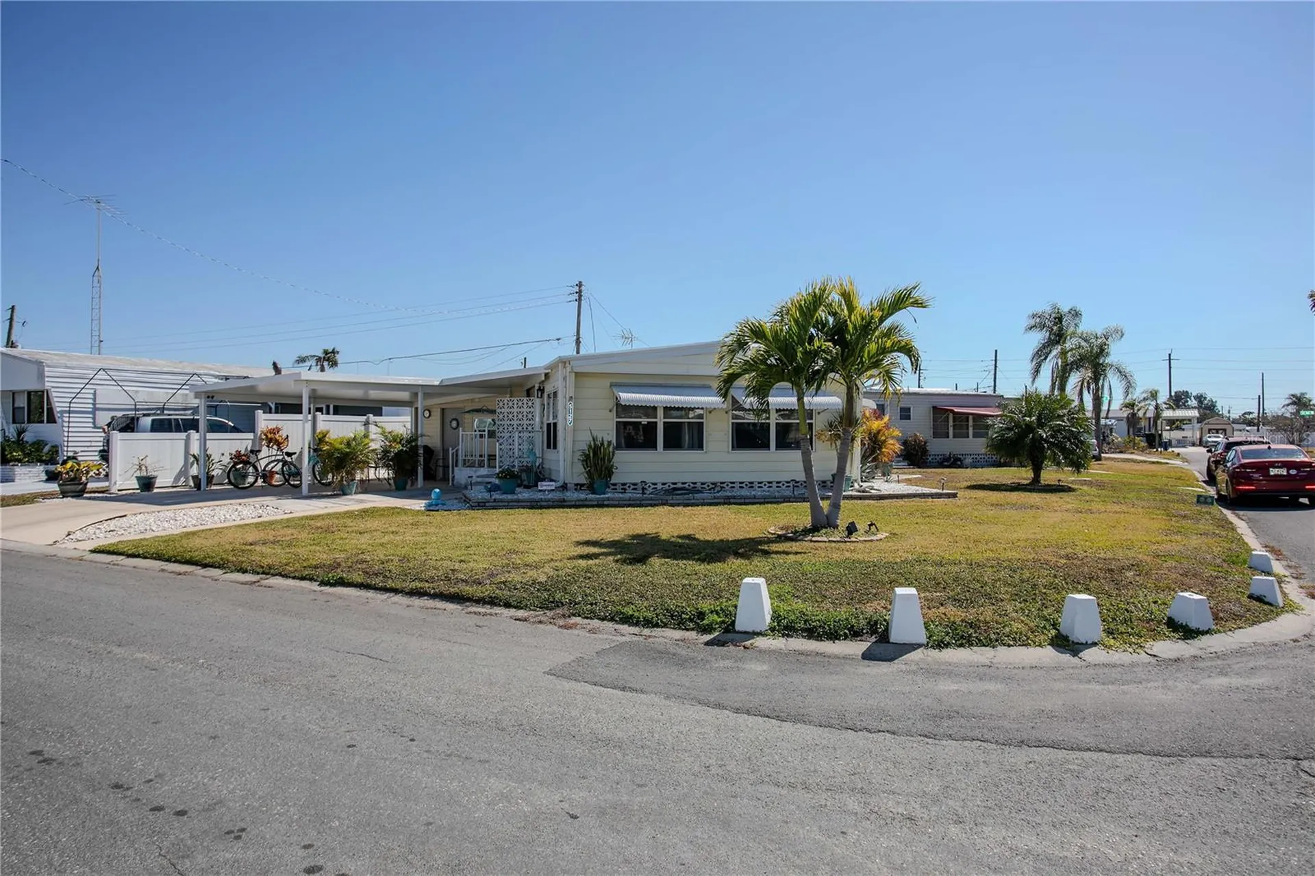 5127 8th Street W Bradenton FL 34207
