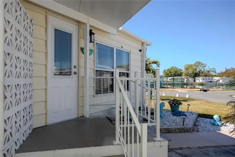 5127 8th Street W Bradenton FL 34207