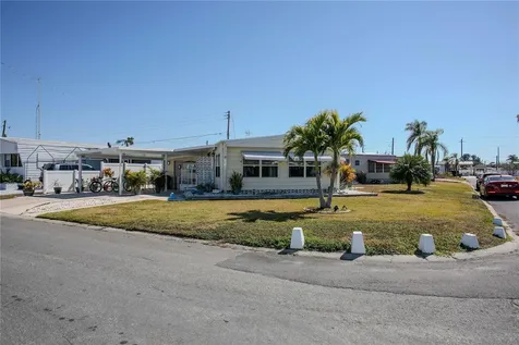 5127 8th Street W Bradenton FL 34207