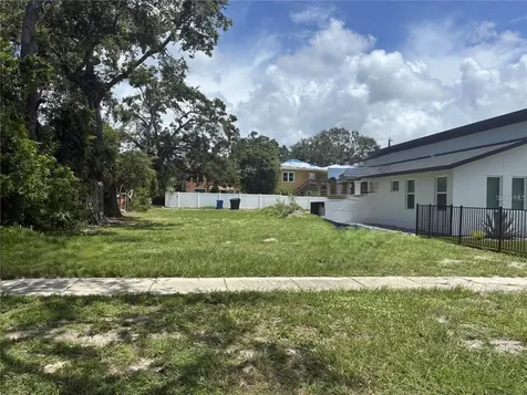 4743 10th Avenue S St Petersburg FL 33711