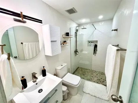 B8 Calle 8 Lago Urb Altamira Fajardo PR 00738