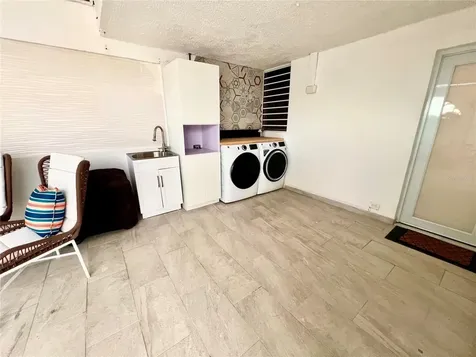 B8 Calle 8 Lago Urb Altamira Fajardo PR 00738