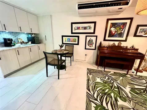 B8 Calle 8 Lago Urb Altamira Fajardo PR 00738