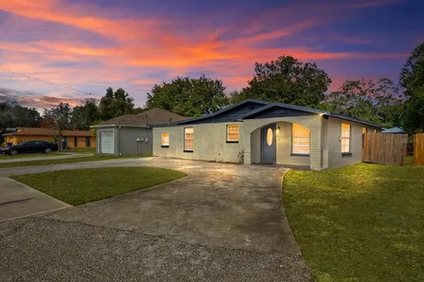 4220 E Powhatan Avenue Tampa FL 33610