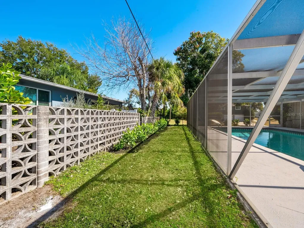 2551 Hibiscus Street Sarasota FL 34239