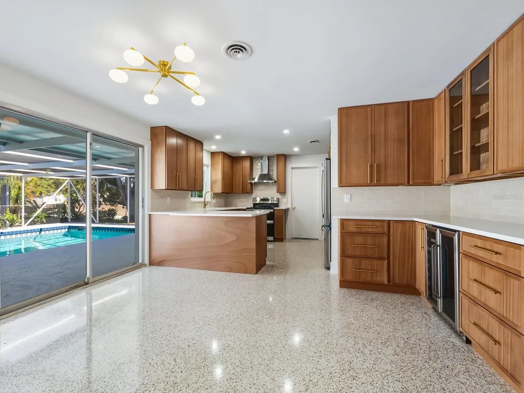 2551 Hibiscus Street Sarasota FL 34239