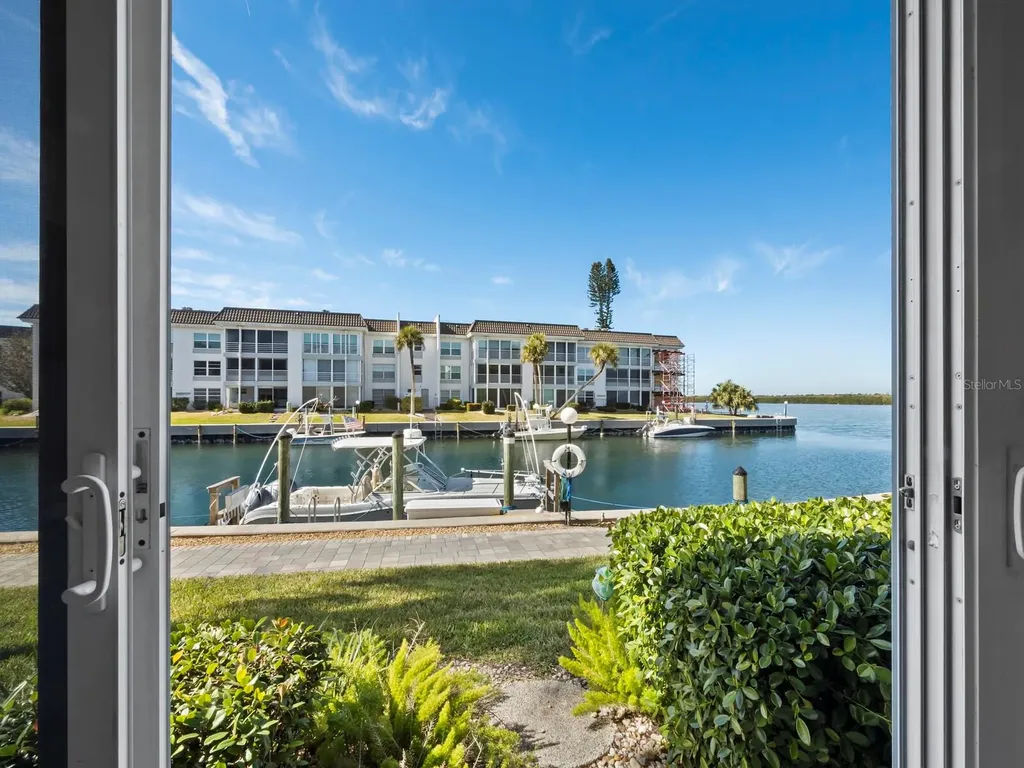 4320 Falmouth Drive Longboat Key FL 34228
