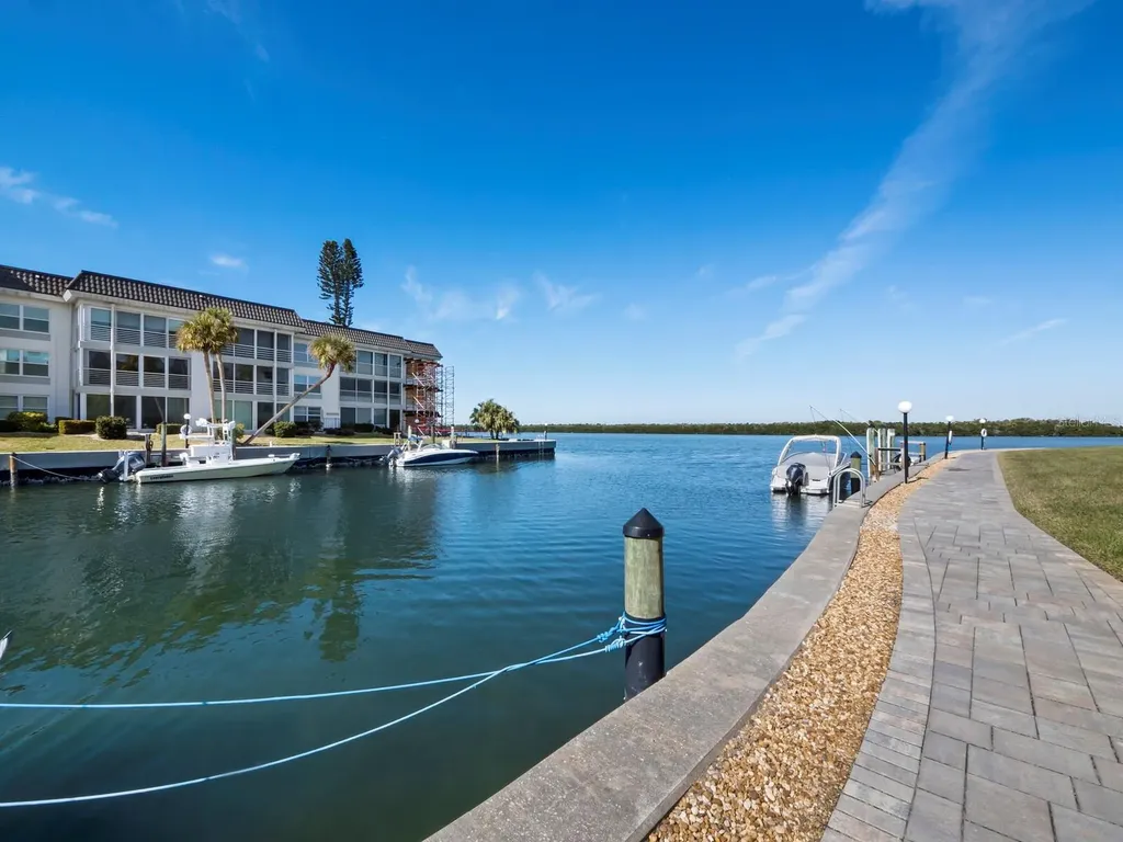 4320 Falmouth Drive Longboat Key FL 34228