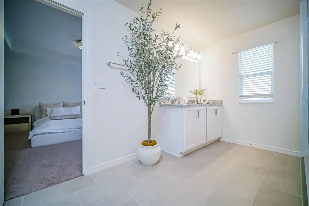 895 Overpool Avenue Davenport FL 33896