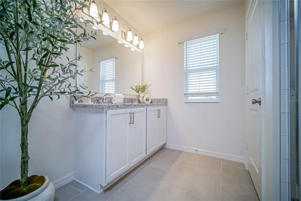 895 Overpool Avenue Davenport FL 33896