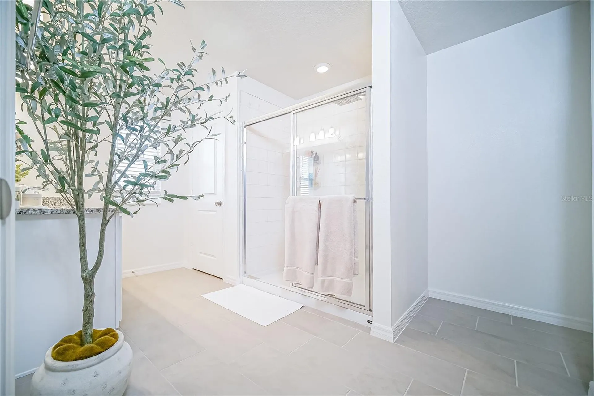 895 Overpool Avenue Davenport FL 33896