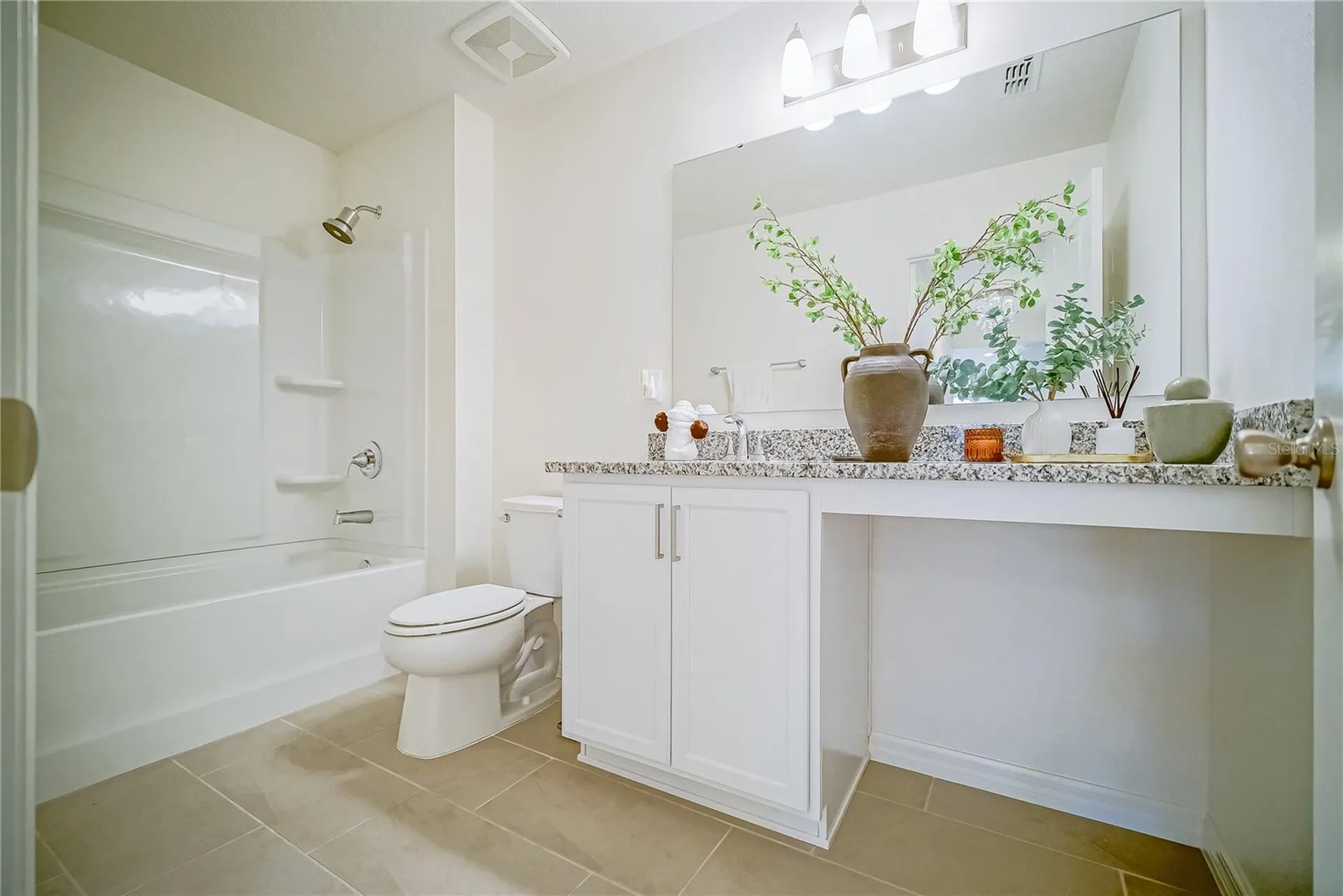 895 Overpool Avenue Davenport FL 33896