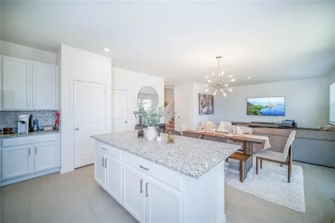 895 Overpool Avenue Davenport FL 33896