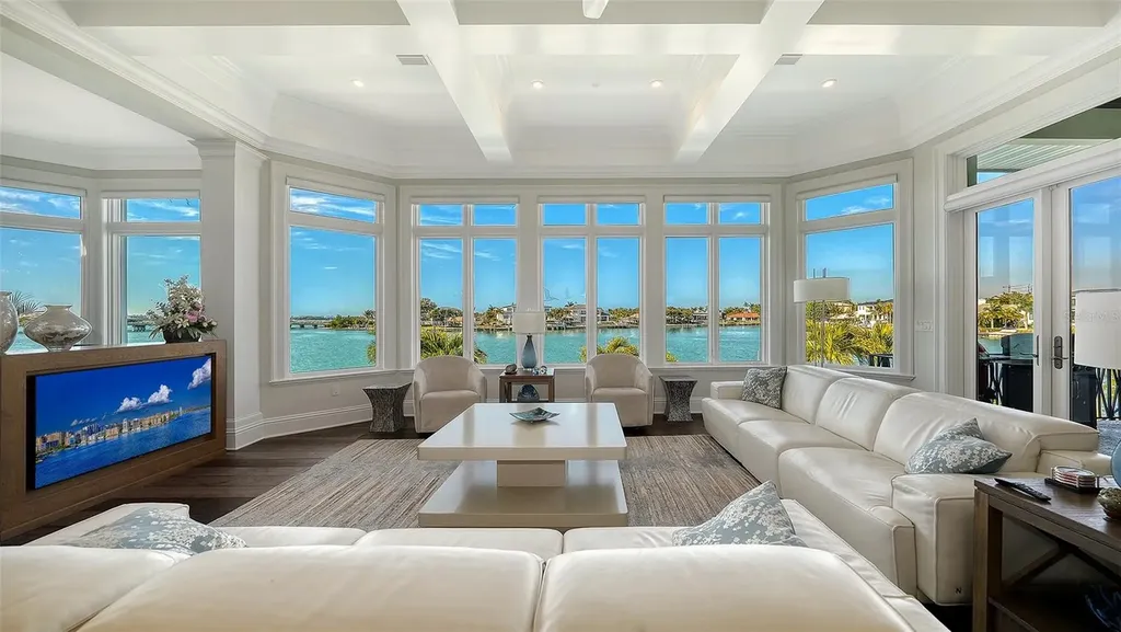 119 N Warbler Lane Sarasota FL 34236