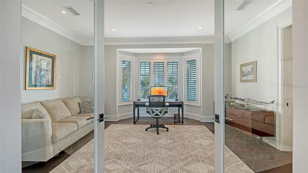 119 N Warbler Lane Sarasota FL 34236