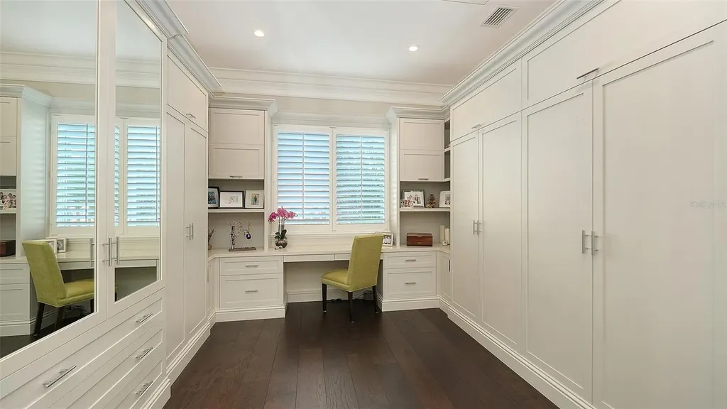 119 N Warbler Lane Sarasota FL 34236