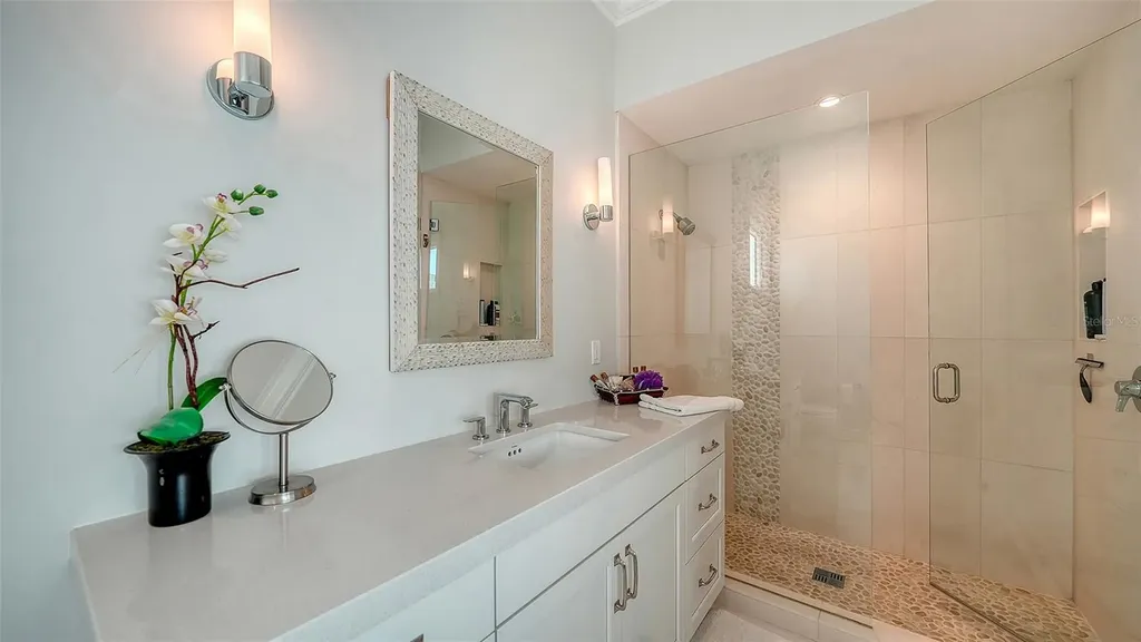 119 N Warbler Lane Sarasota FL 34236
