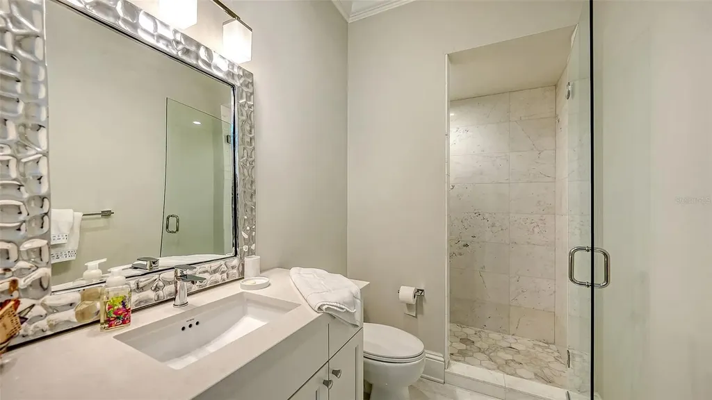 119 N Warbler Lane Sarasota FL 34236
