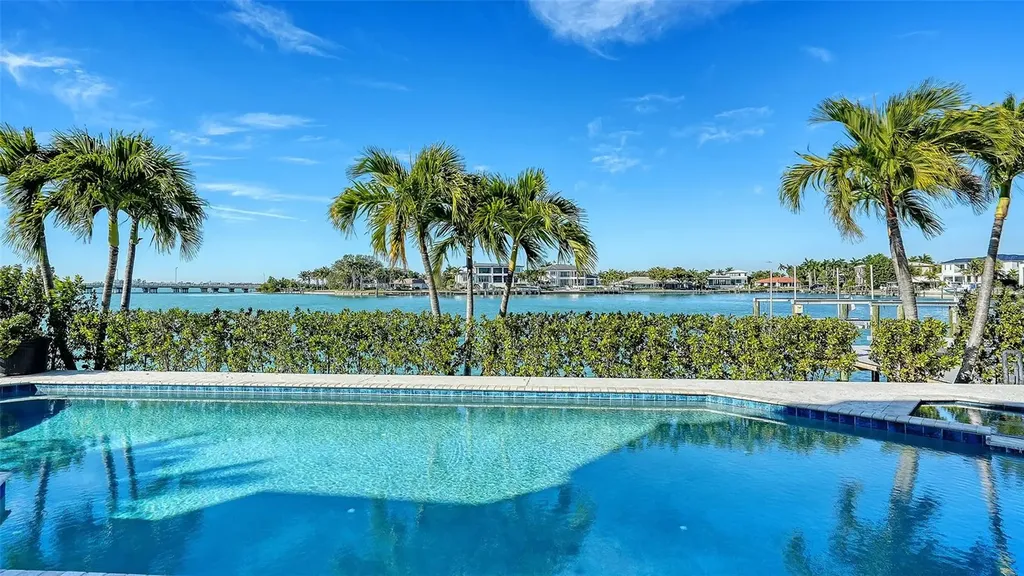 119 N Warbler Lane Sarasota FL 34236