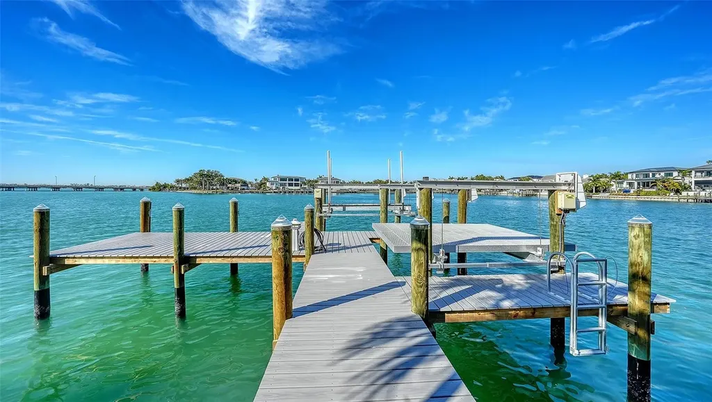 119 N Warbler Lane Sarasota FL 34236