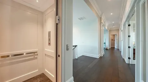 119 N Warbler Lane Sarasota FL 34236