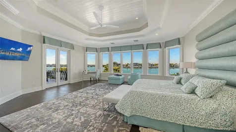 119 N Warbler Lane Sarasota FL 34236