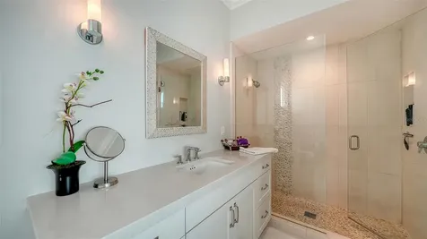 119 N Warbler Lane Sarasota FL 34236