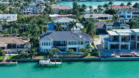 119 N Warbler Lane Sarasota FL 34236