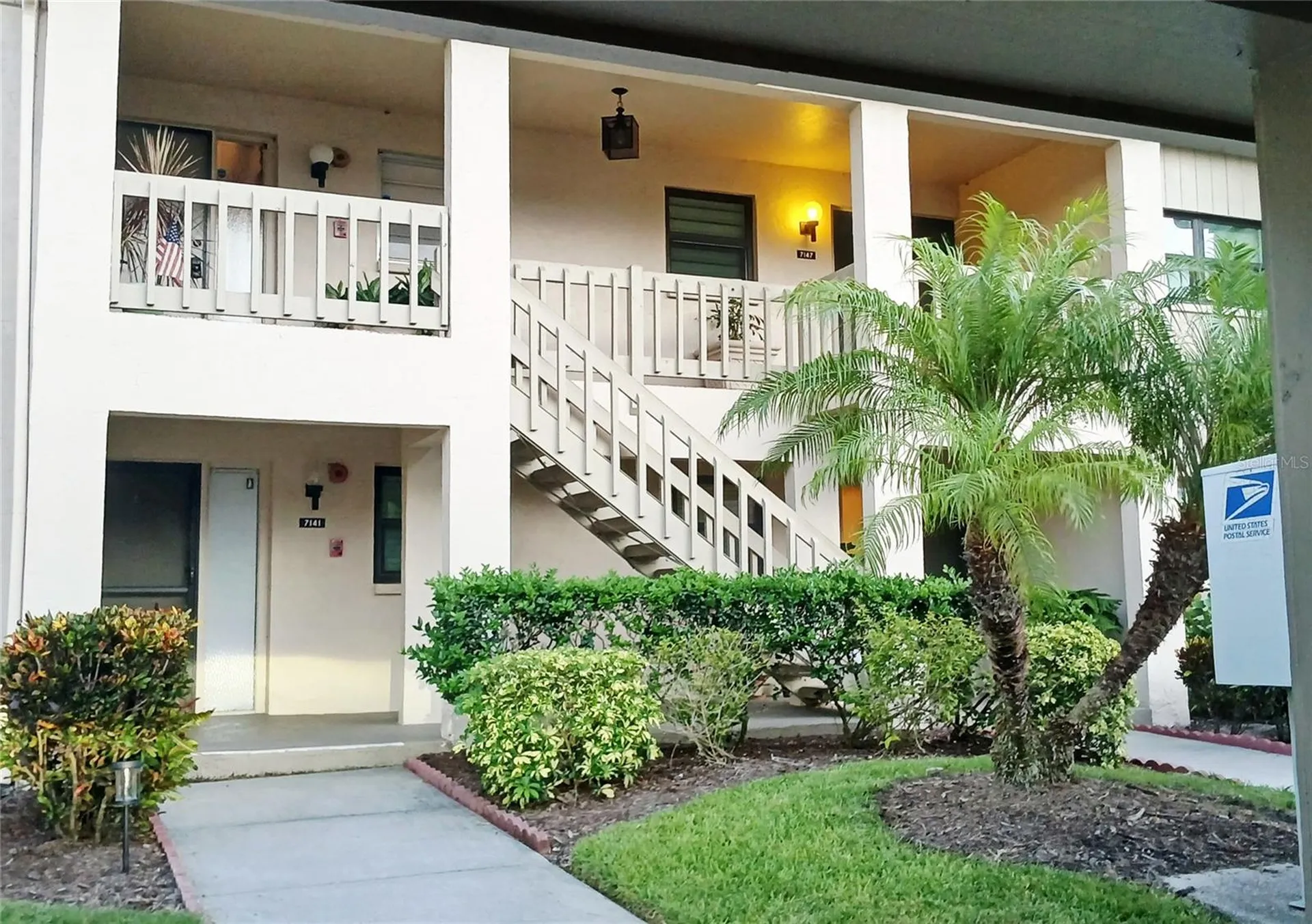 Sarasota FL, 7143 Wood Creek Drive, Unit 203