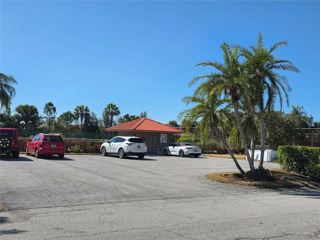 6201-6205 Draw Lane Sarasota FL 34238
