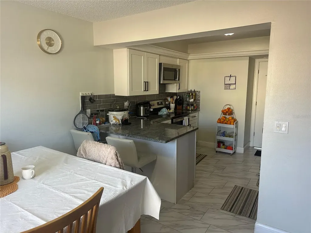 6201-6205 Draw Lane Sarasota FL 34238
