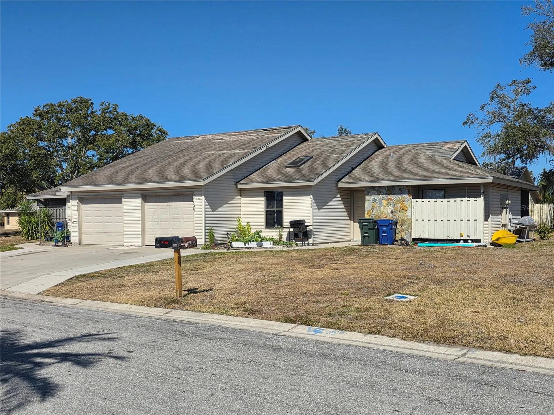 6201-6205 Draw Lane Sarasota FL 34238
