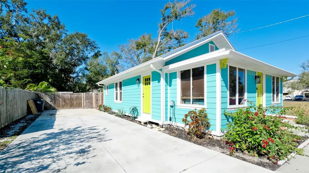 522 37th Street W Bradenton FL 34205