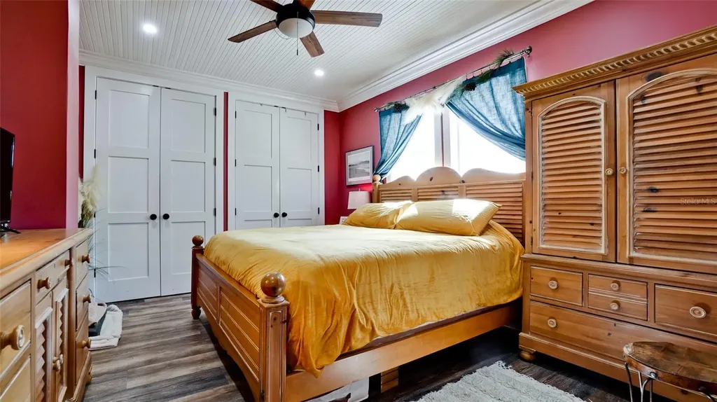 522 37th Street W Bradenton FL 34205
