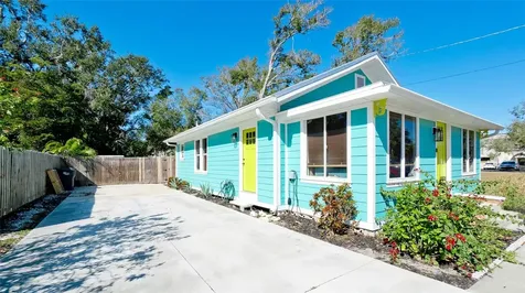 522 37th Street W Bradenton FL 34205