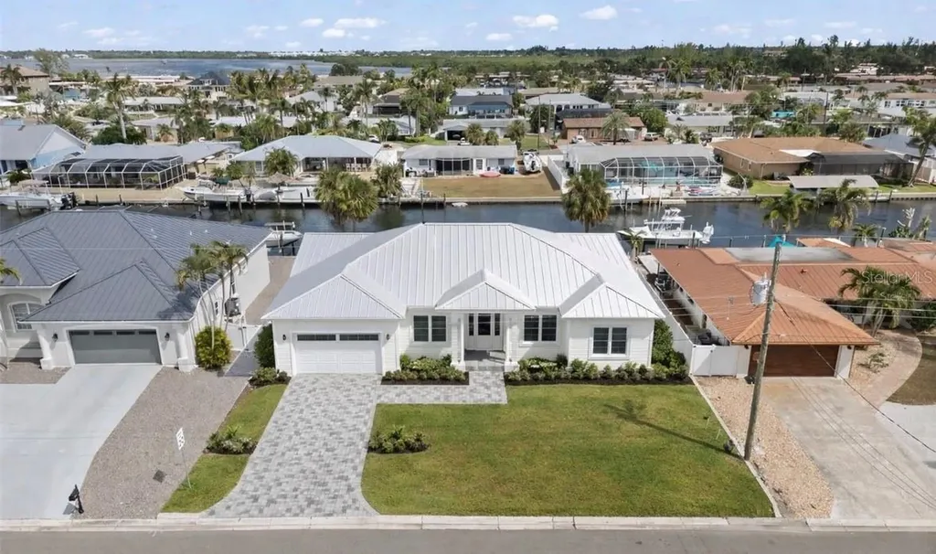 4007 Coconut Terrace Bradenton FL 34210