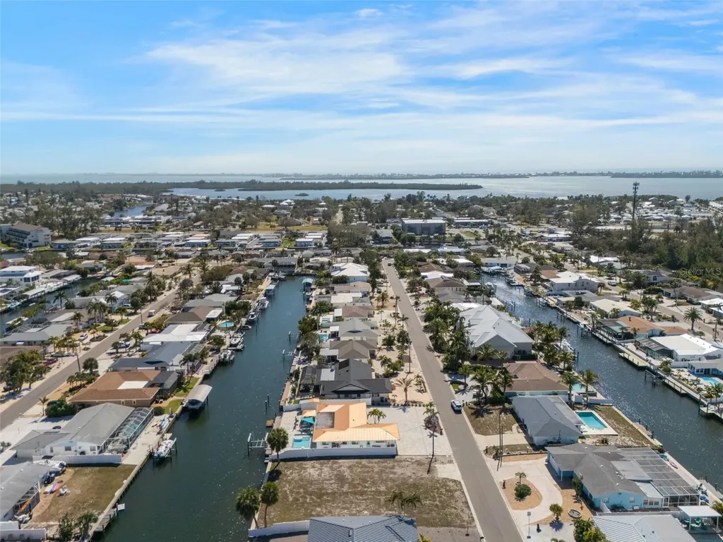 4007 Coconut Terrace Bradenton FL 34210