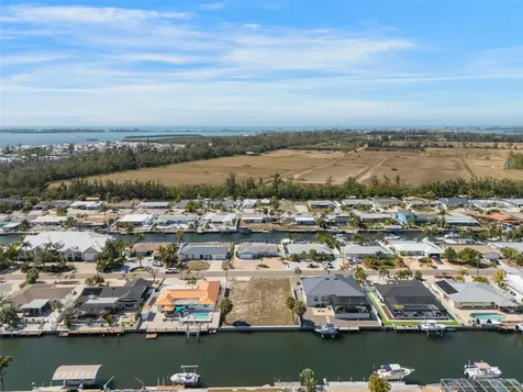 4007 Coconut Terrace Bradenton FL 34210