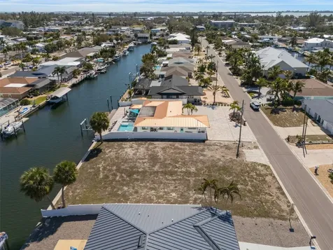 4007 Coconut Terrace Bradenton FL 34210