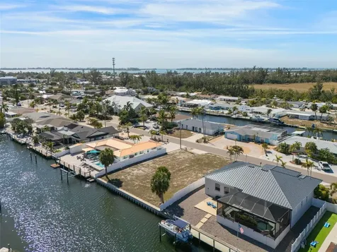 4007 Coconut Terrace Bradenton FL 34210